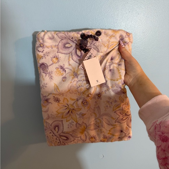 New with tags victoria’s secret beach towel with backpack holder - Picture 3 of 5